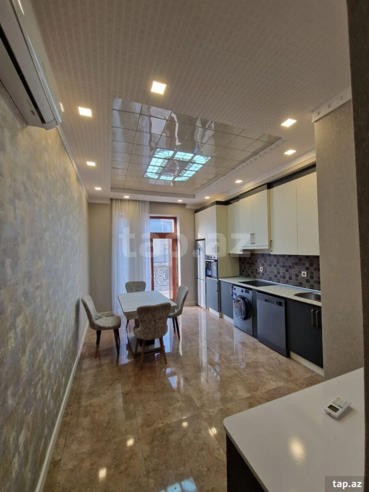 Kirayə verilir 3 otaqlı yeni tikili 122 m²