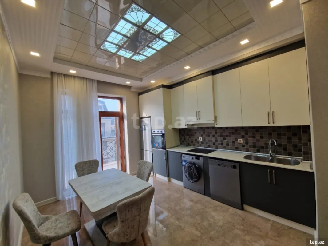 Kirayə verilir 3 otaqlı yeni tikili 122 m²