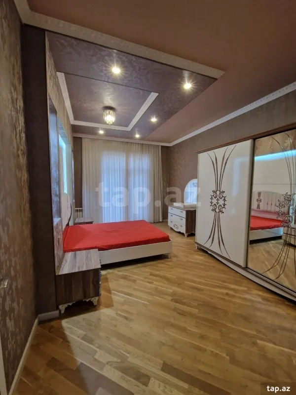 Kirayə verilir 3 otaqlı yeni tikili 122 m²