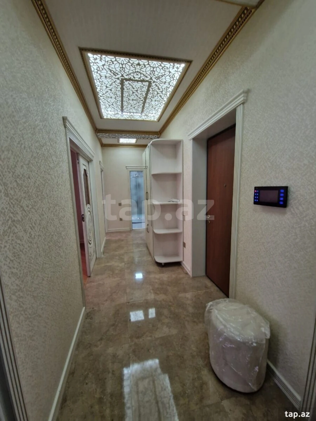 Kirayə verilir 3 otaqlı yeni tikili 122 m²