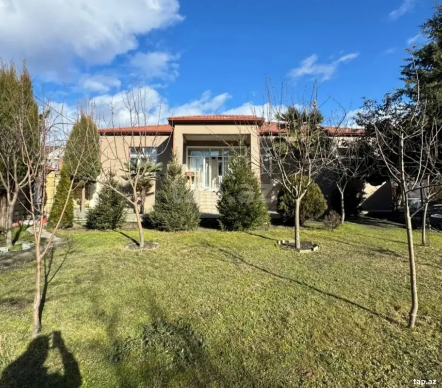 Satılır 7 otaqlı həyət evi