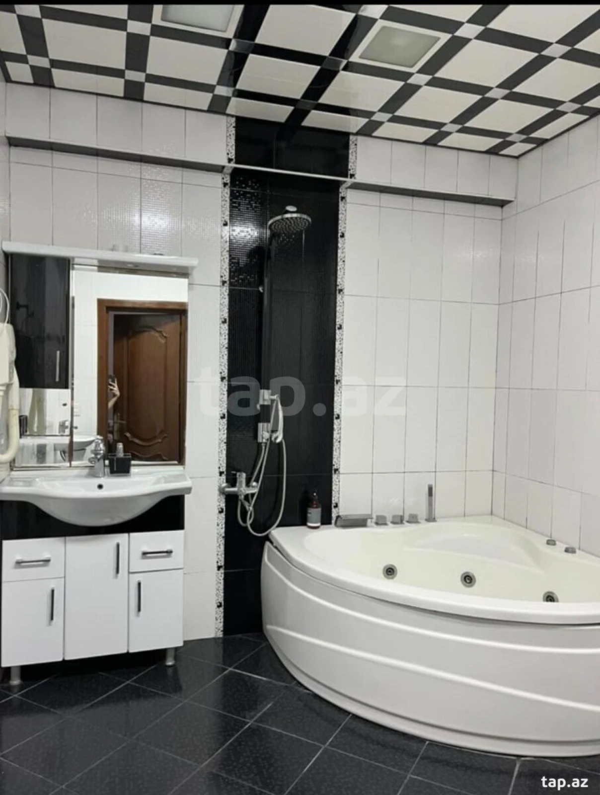 Satılır 3 otaqlı yeni tikili 126 m²