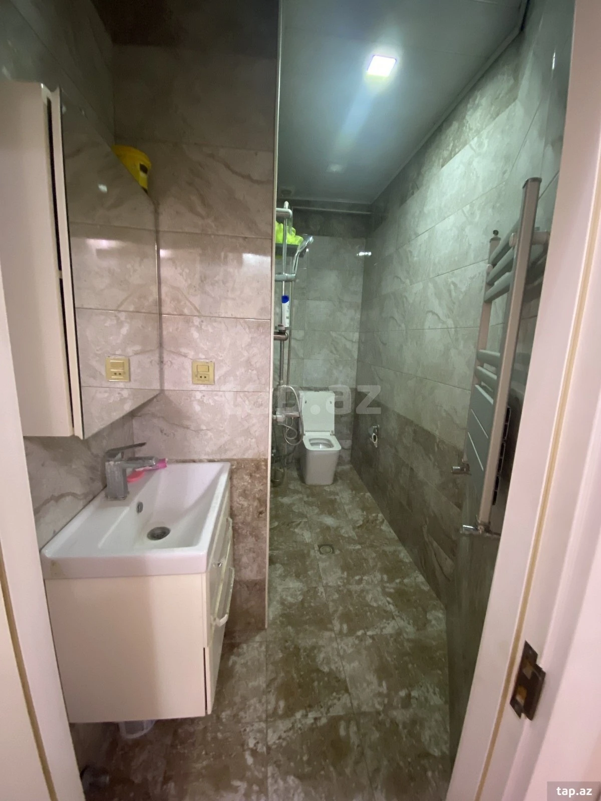 Kirayə verilir 3 otaqlı yeni tikili 70 m²