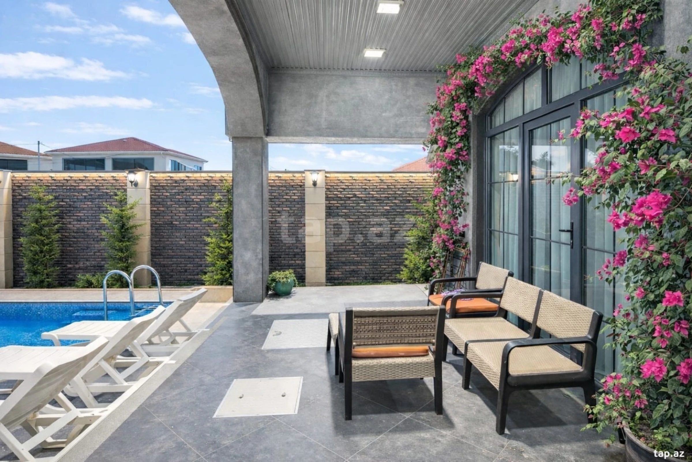 Kirayə verilir 4 otaqlı həyət evi