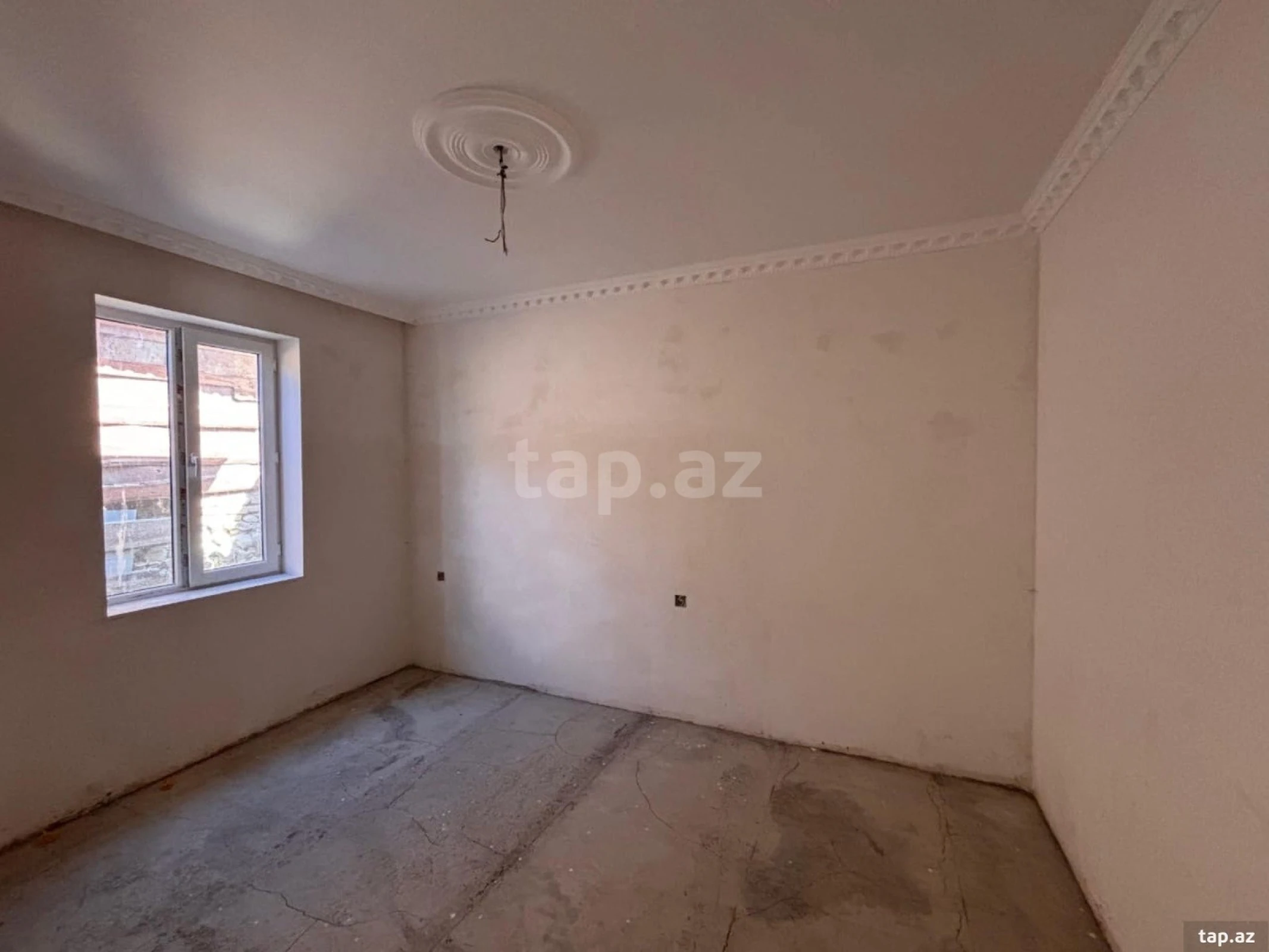 Satılır 5 otaqlı həyət evi