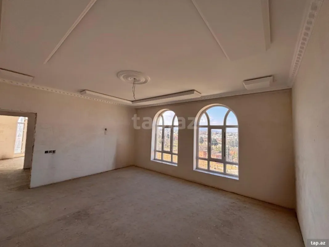 Satılır 5 otaqlı həyət evi