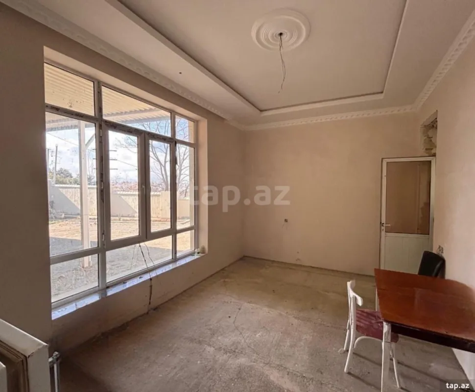 Satılır 5 otaqlı həyət evi