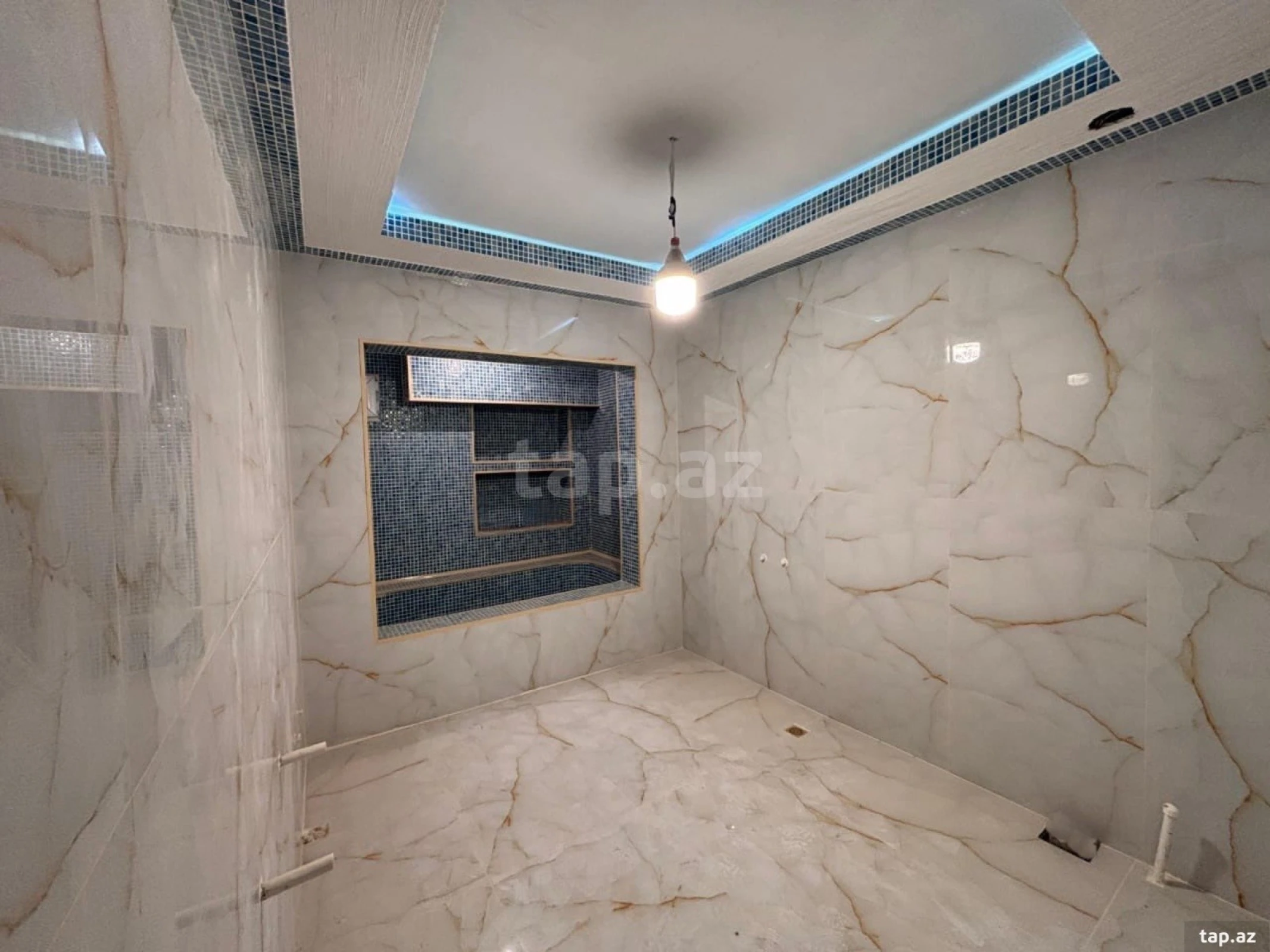 Satılır 5 otaqlı həyət evi