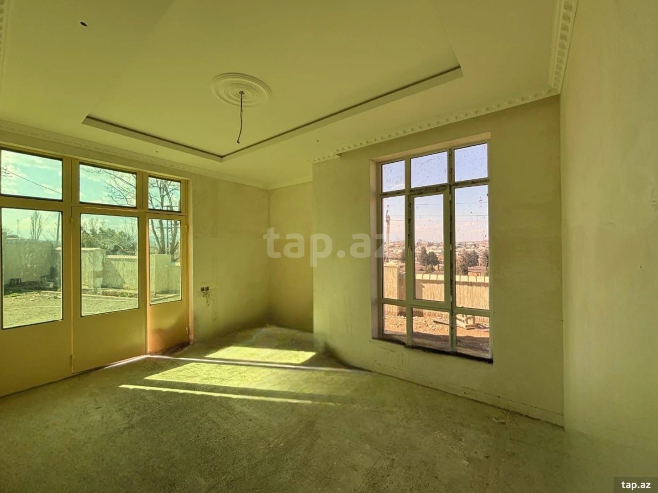 Satılır 5 otaqlı həyət evi