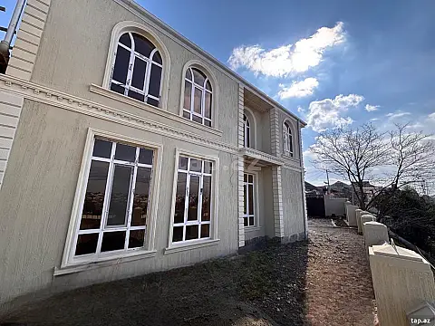 Satılır 5 otaqlı həyət evi