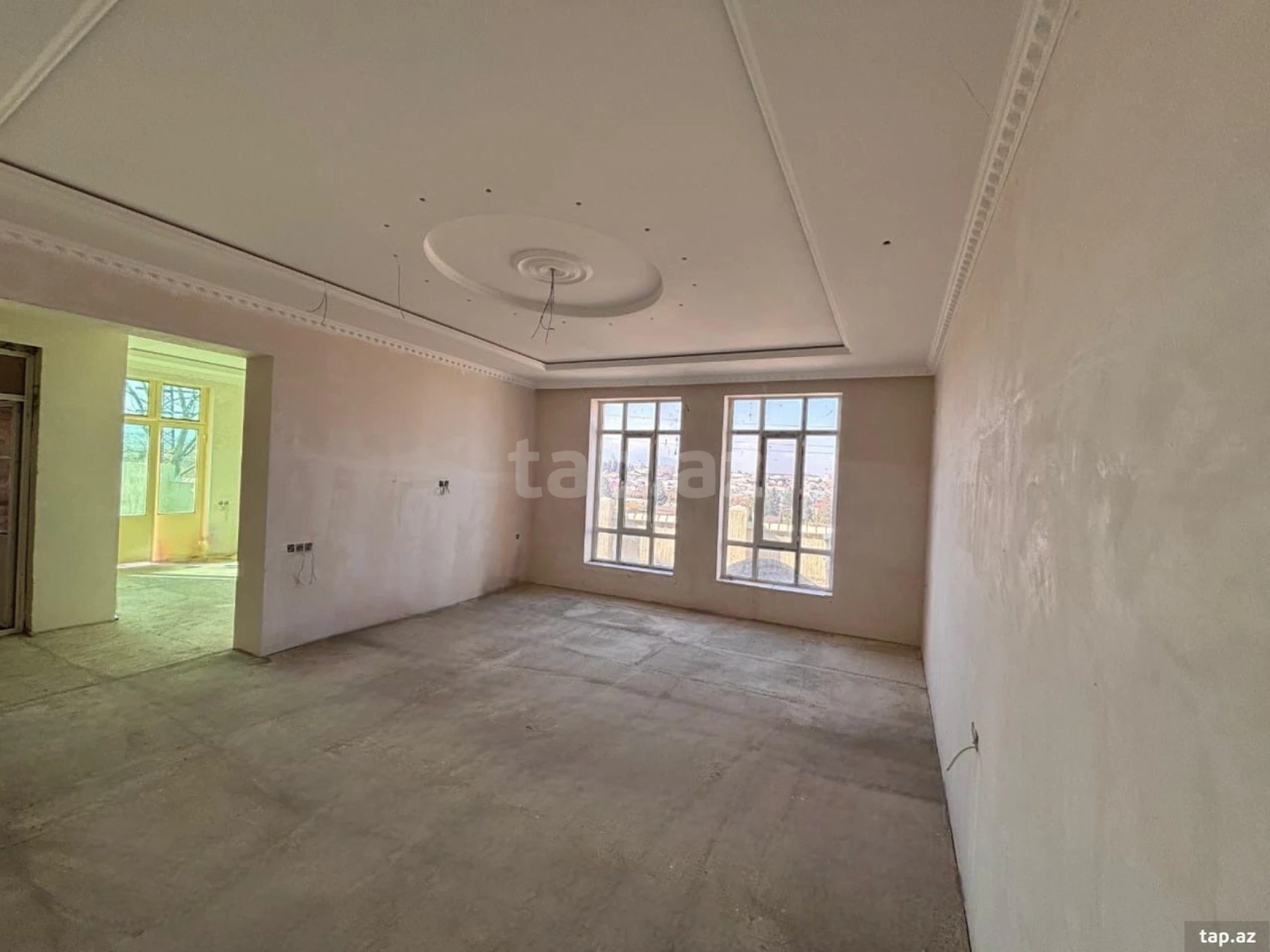 Satılır 5 otaqlı həyət evi