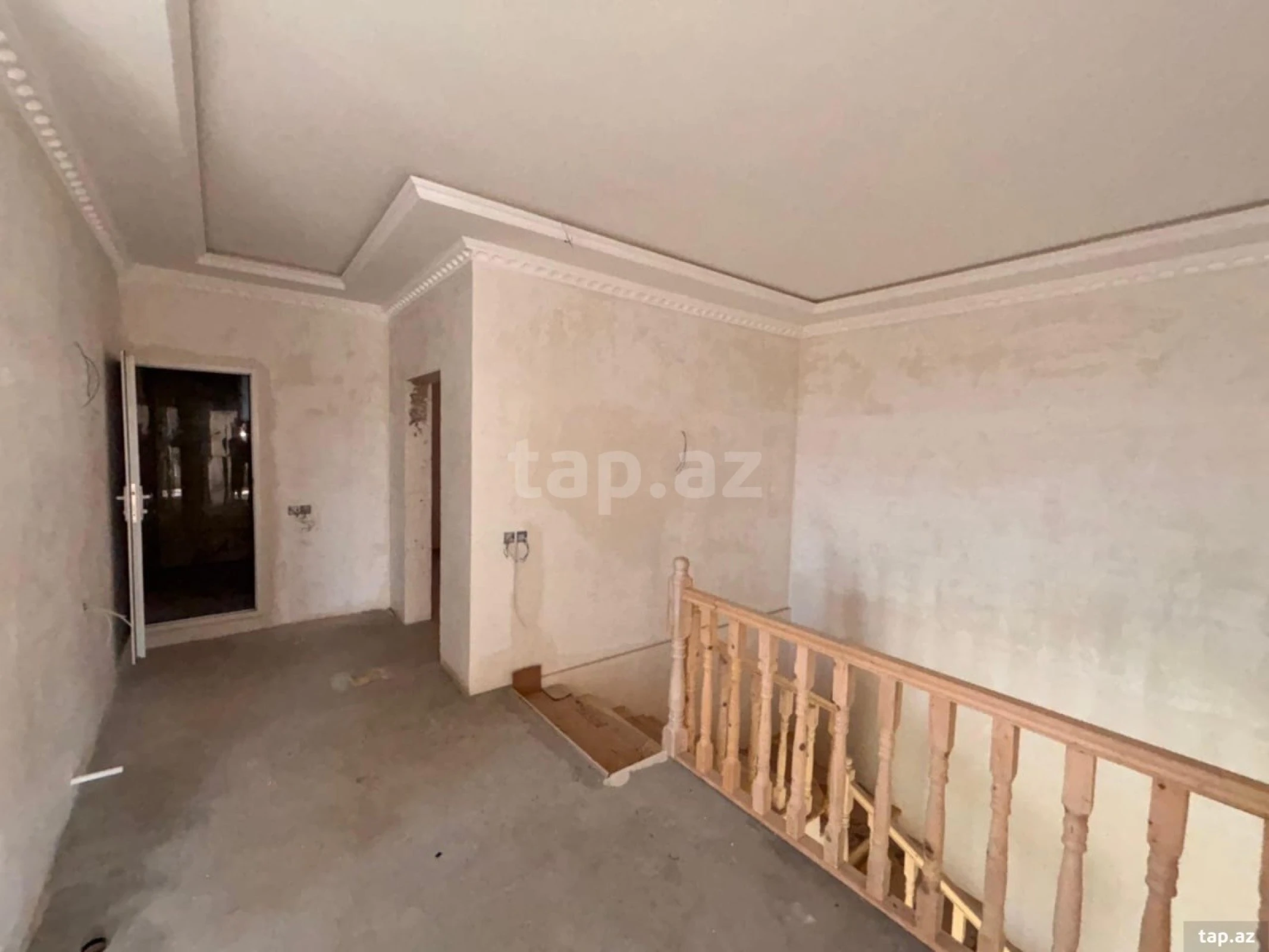 Satılır 5 otaqlı həyət evi