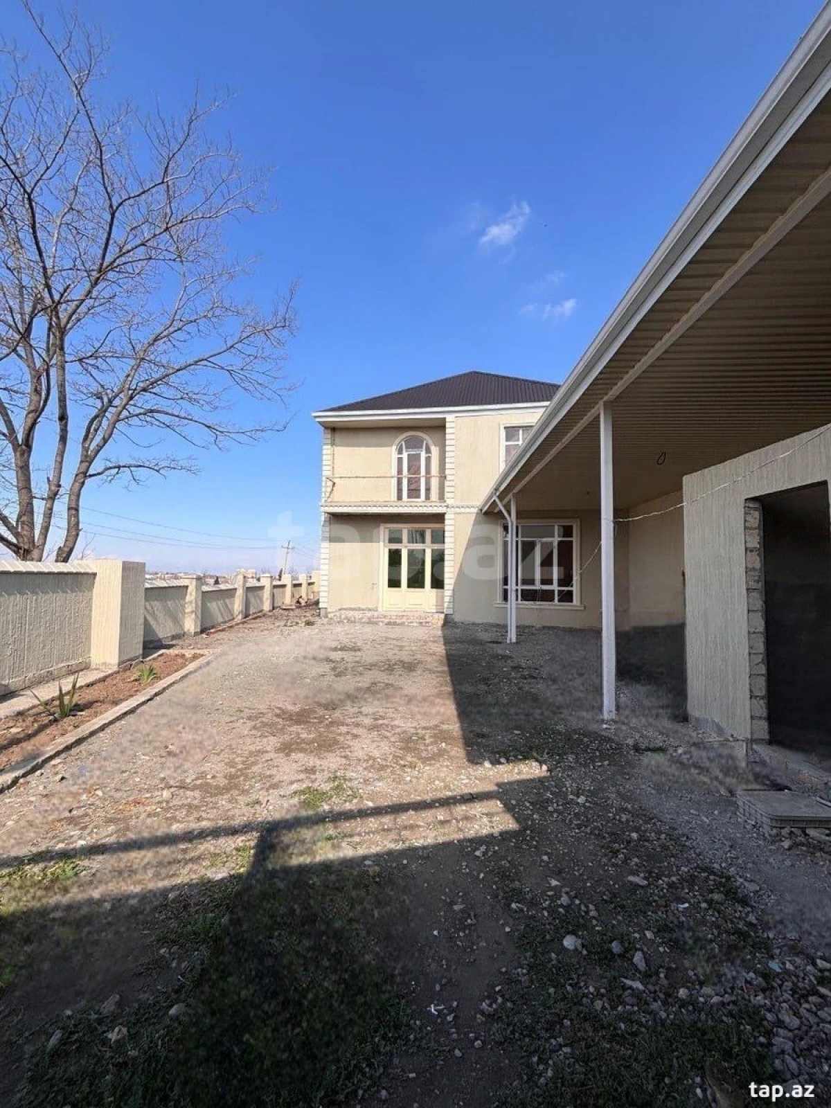 Satılır 5 otaqlı həyət evi