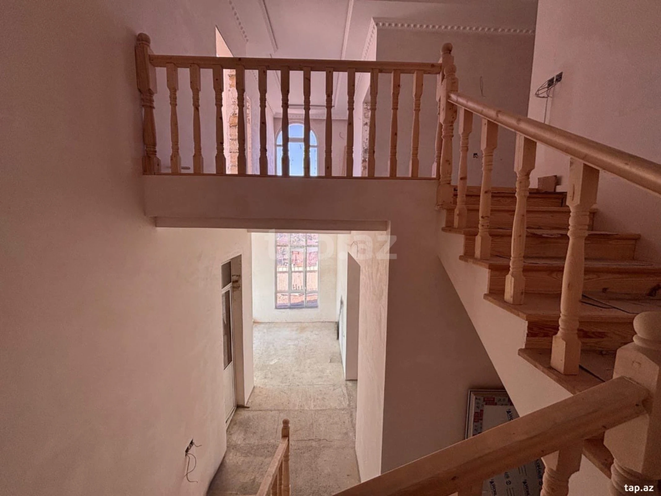 Satılır 5 otaqlı həyət evi