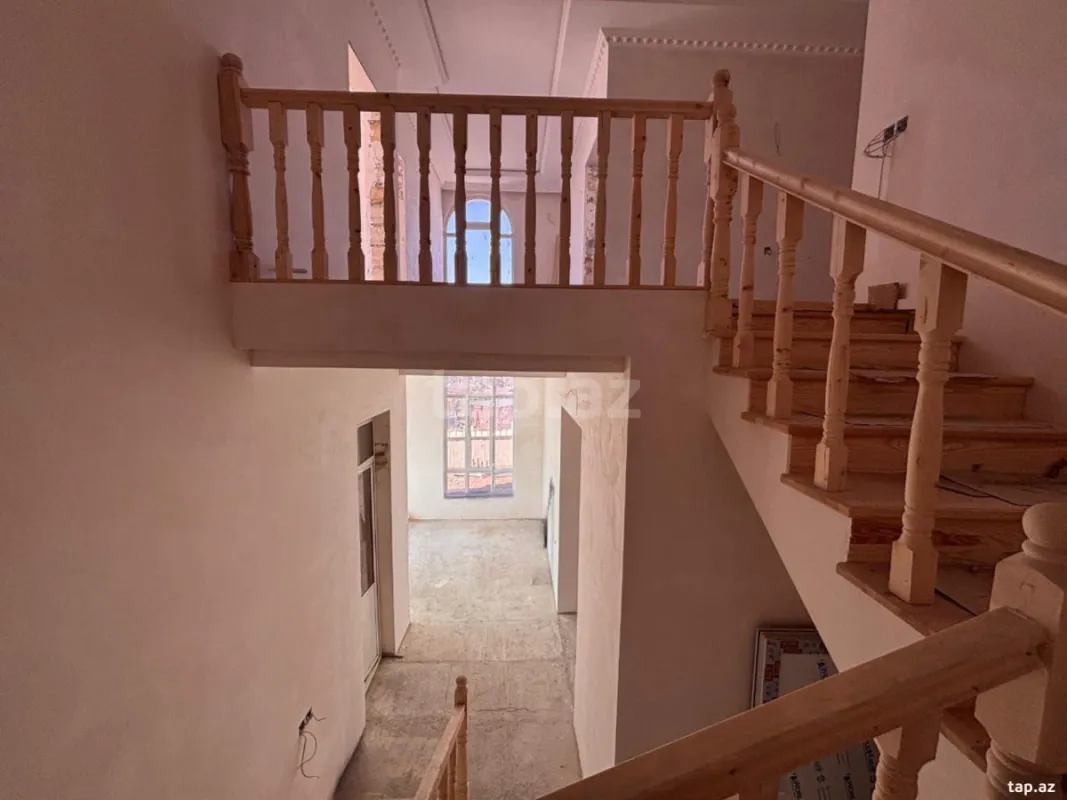 Satılır 5 otaqlı həyət evi