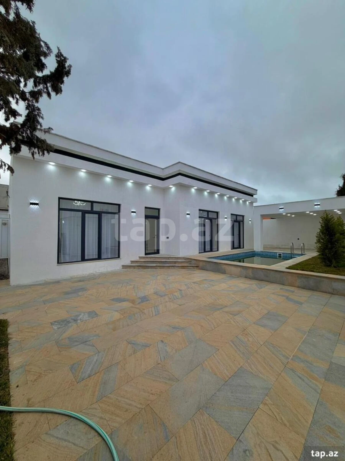 Satılır 4 otaqlı həyət evi