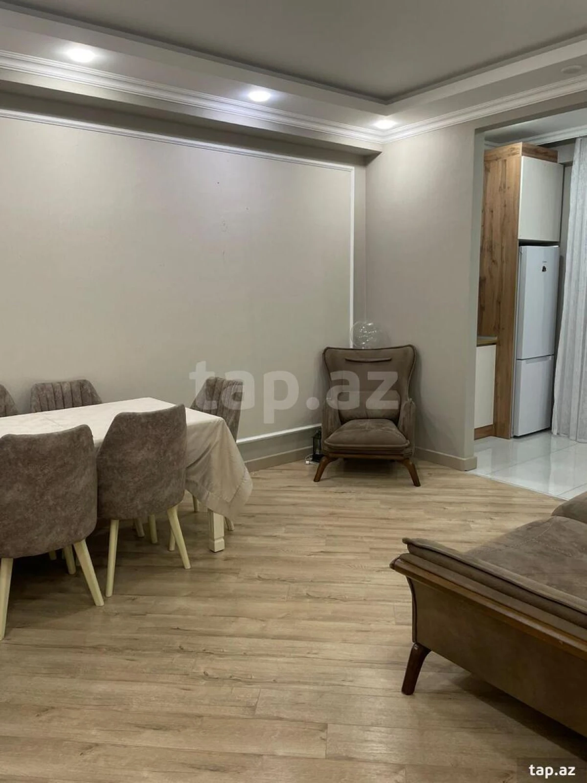 Kirayə verilir 2 otaqlı yeni tikili 65 m²
