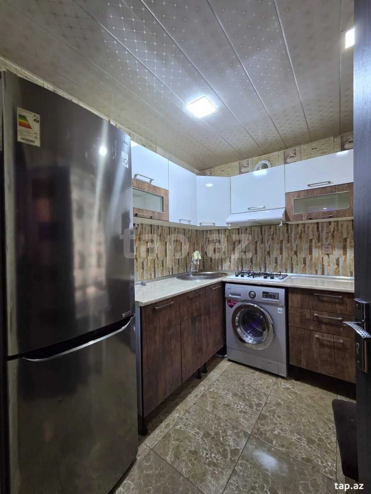 Kirayə verilir 2 otaqlı mənzil 70 m²