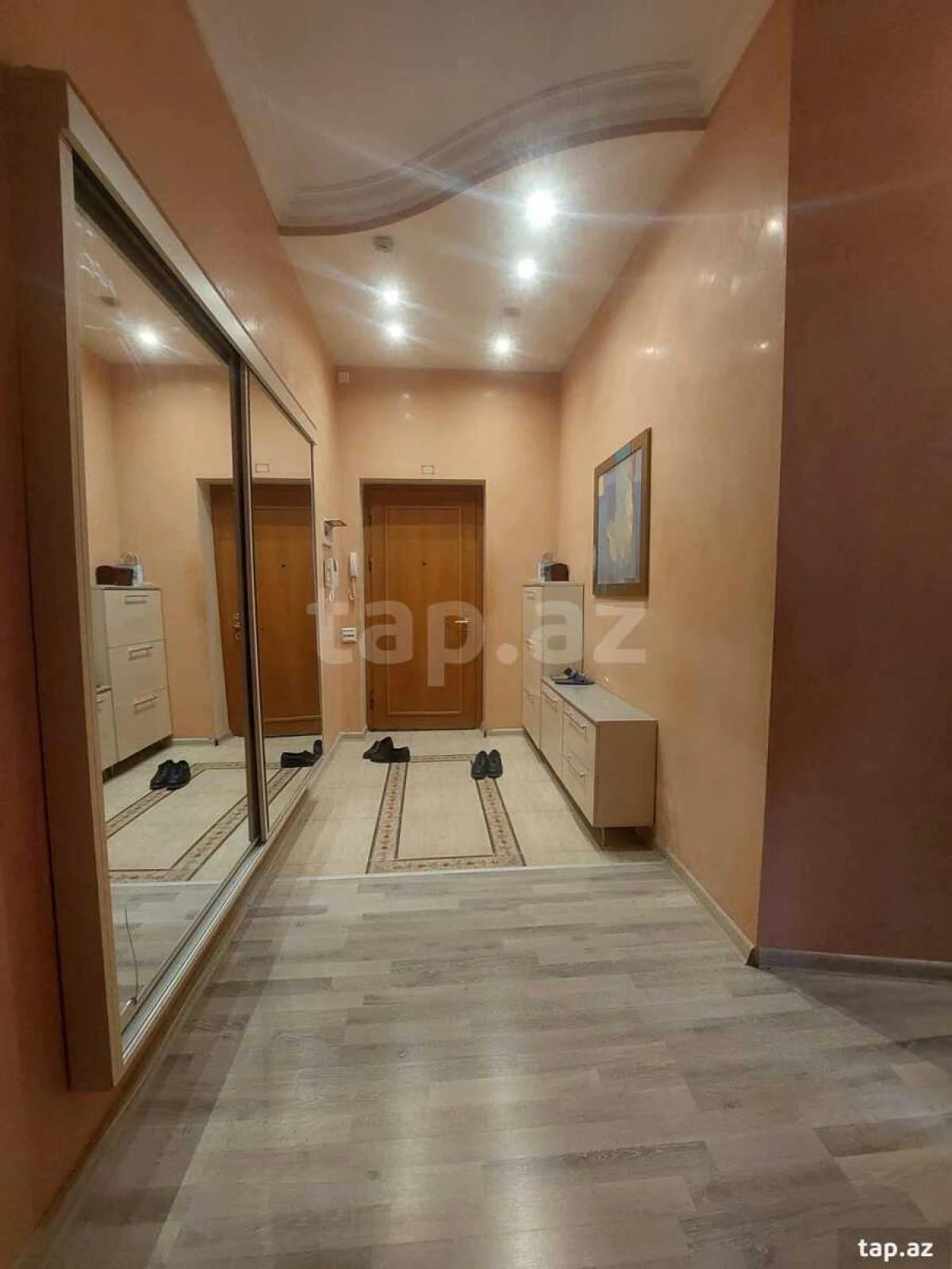 Kirayə verilir 3 otaqlı yeni tikili 120 m²