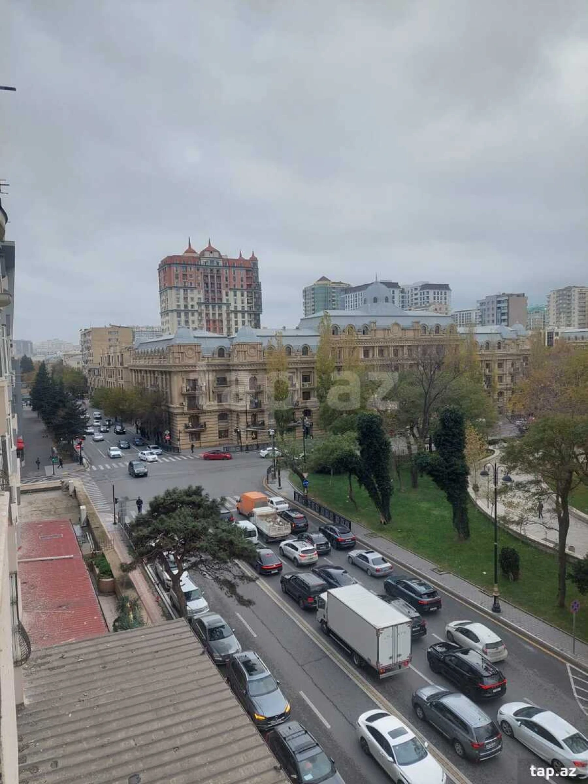 Kirayə verilir 3 otaqlı yeni tikili 120 m²