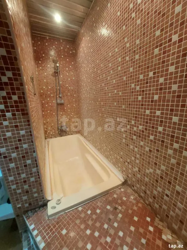 Kirayə verilir 3 otaqlı yeni tikili 120 m²