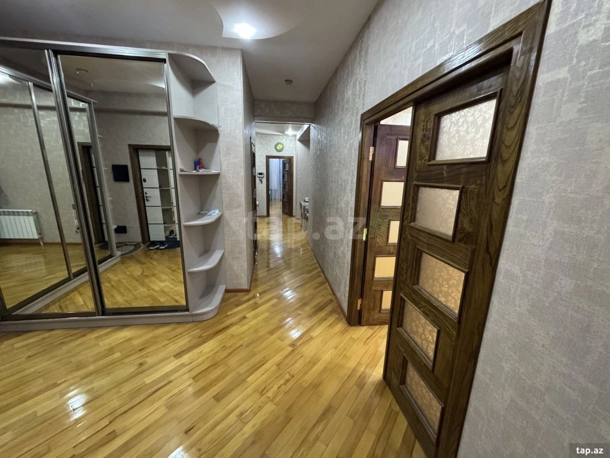 Kirayə verilir 3 otaqlı yeni tikili 140 m²