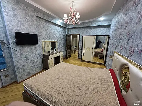 Kirayə verilir 3 otaqlı yeni tikili 140 m²