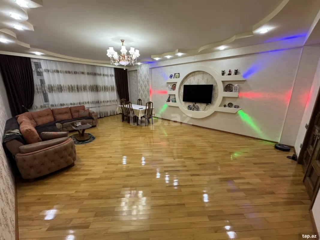 Kirayə verilir 3 otaqlı yeni tikili 140 m²