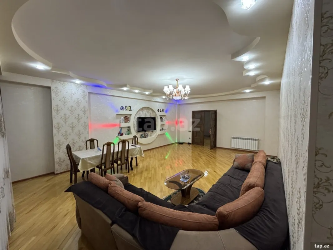 Kirayə verilir 3 otaqlı yeni tikili 140 m²
