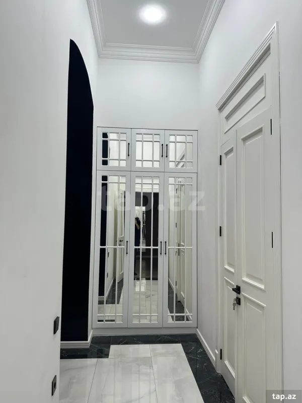 Kirayə verilir 3 otaqlı mənzil 140 m²