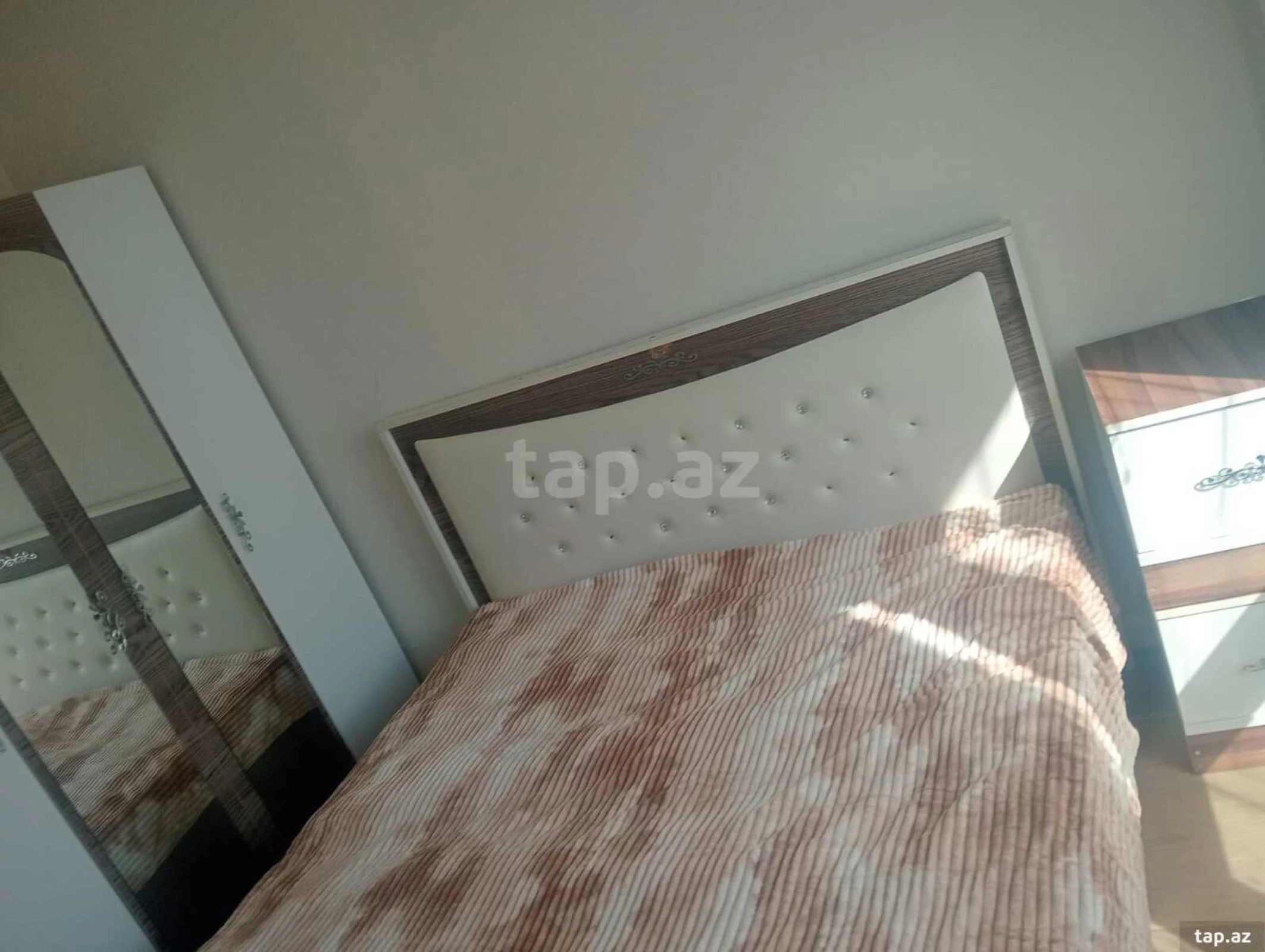 Satılır 2 otaqlı yeni tikili 50 m²