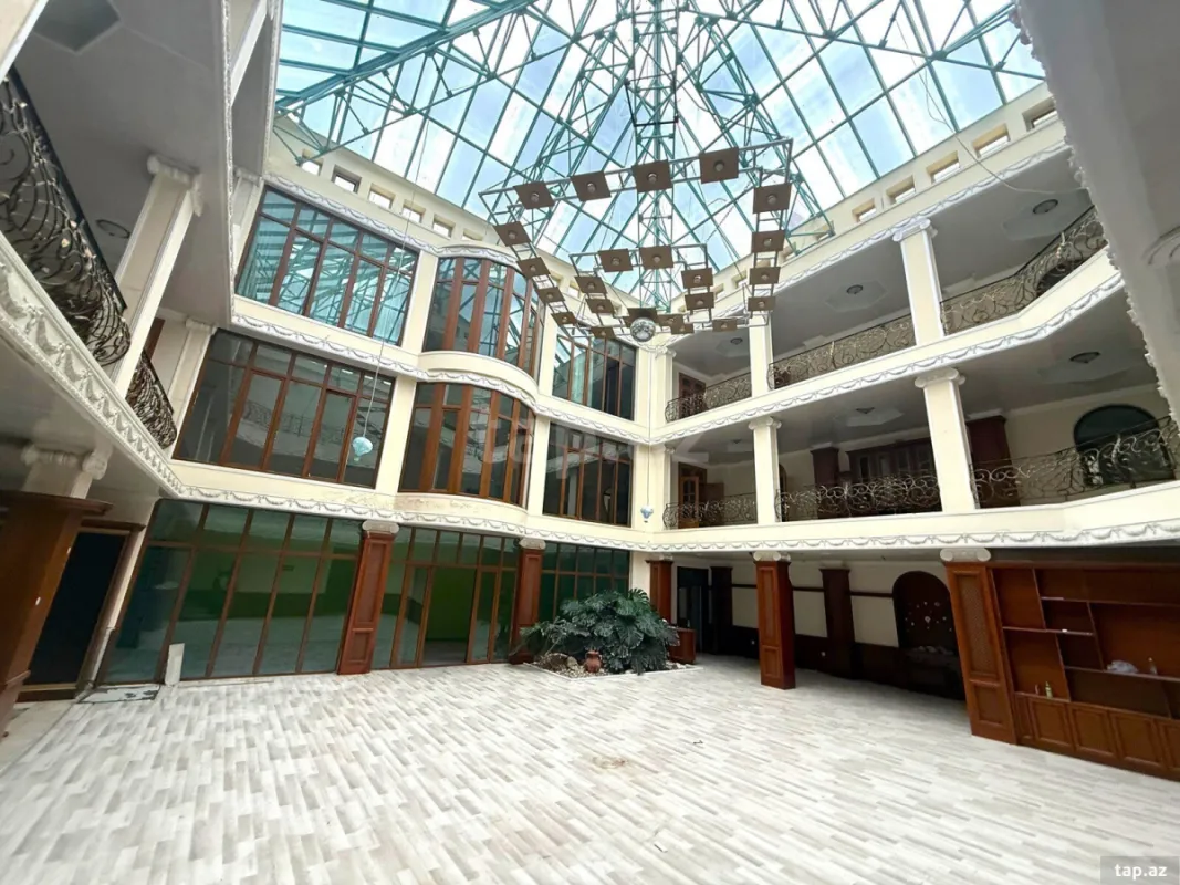 Satılır 19 otaqlı həyət evi