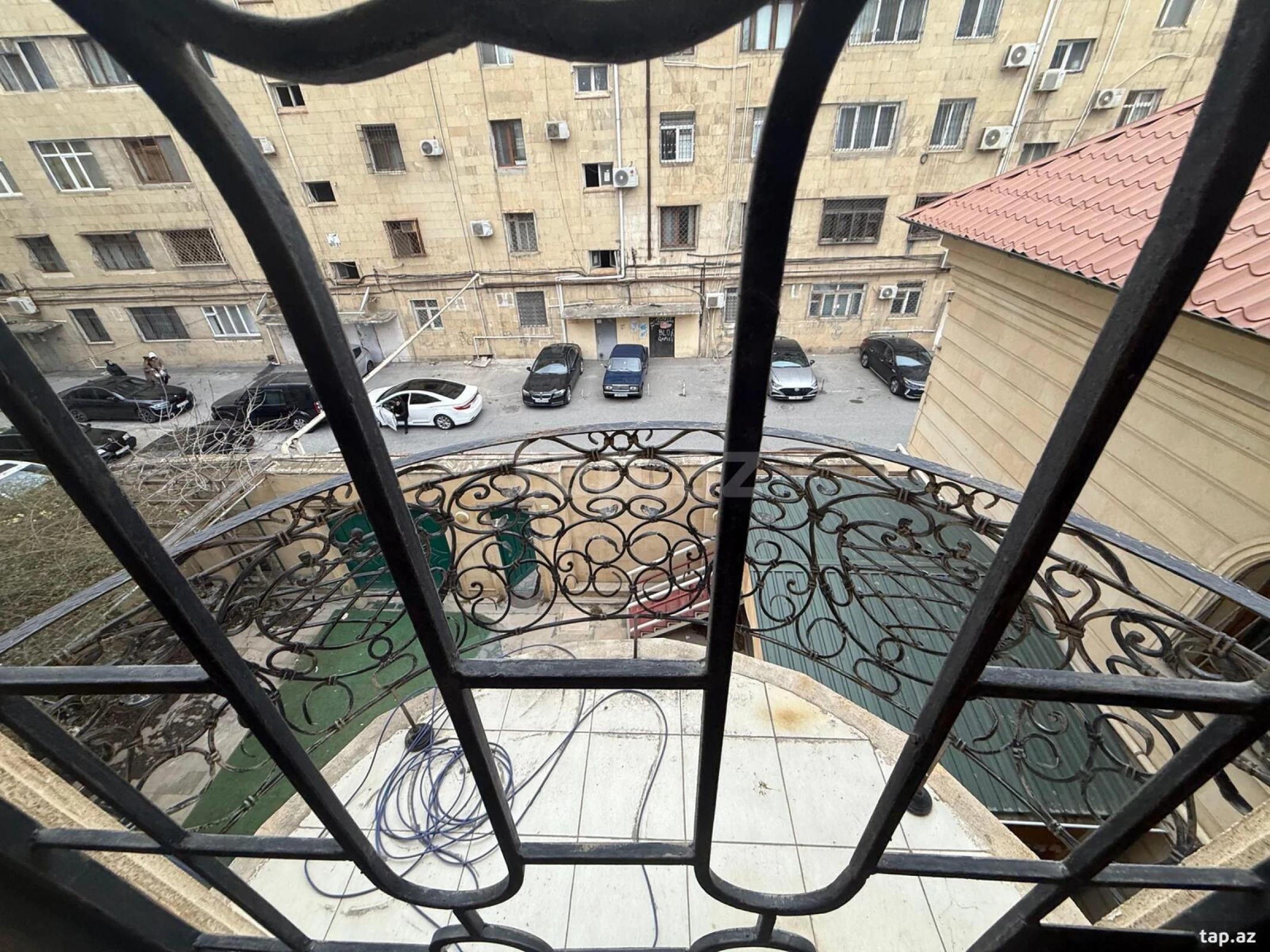 Satılır 19 otaqlı həyət evi