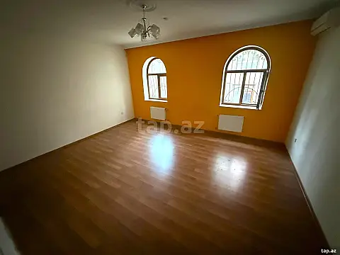 Satılır 19 otaqlı həyət evi