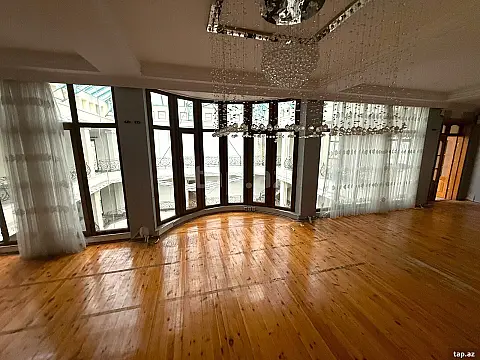 Satılır 19 otaqlı həyət evi