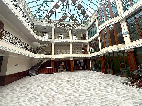 Satılır 19 otaqlı həyət evi — Bakı 19 otaq