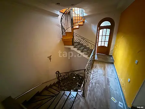 Satılır 19 otaqlı həyət evi