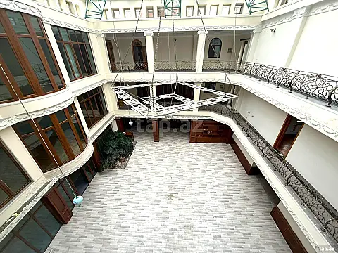 Satılır 19 otaqlı həyət evi