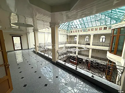 Satılır 19 otaqlı həyət evi