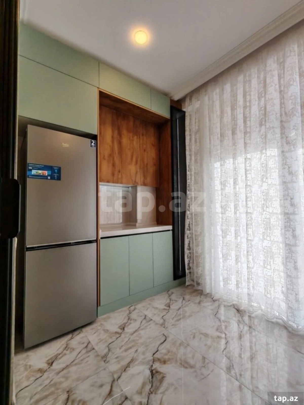 Kirayə verilir 2 otaqlı yeni tikili 70 m²