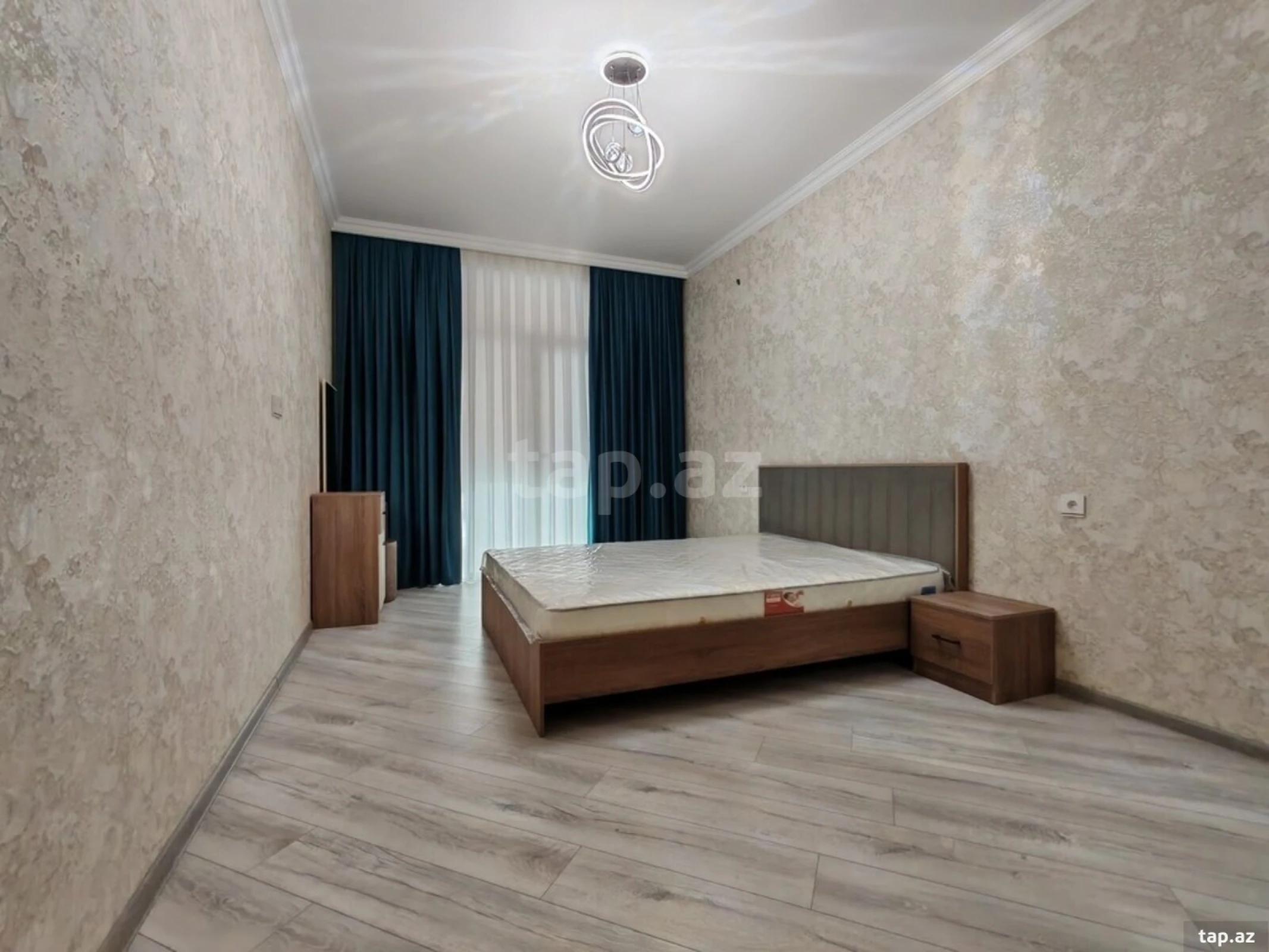 Kirayə verilir 2 otaqlı yeni tikili 70 m²