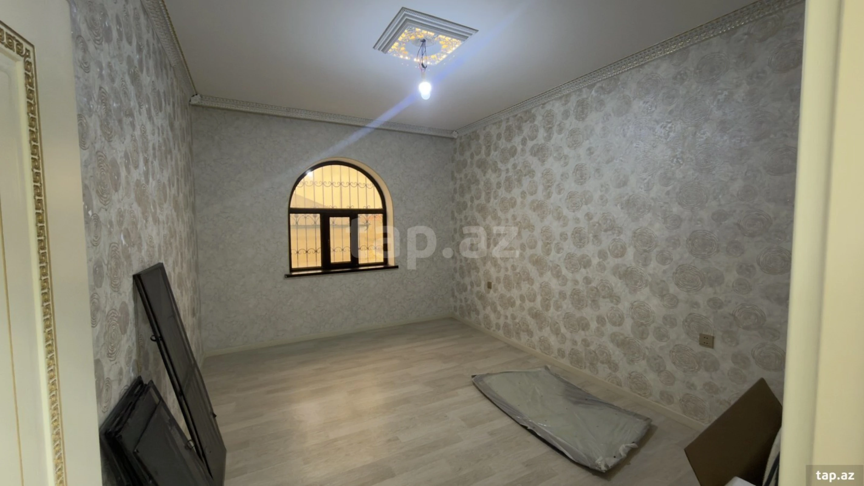 Satılır 9 otaqlı həyət evi