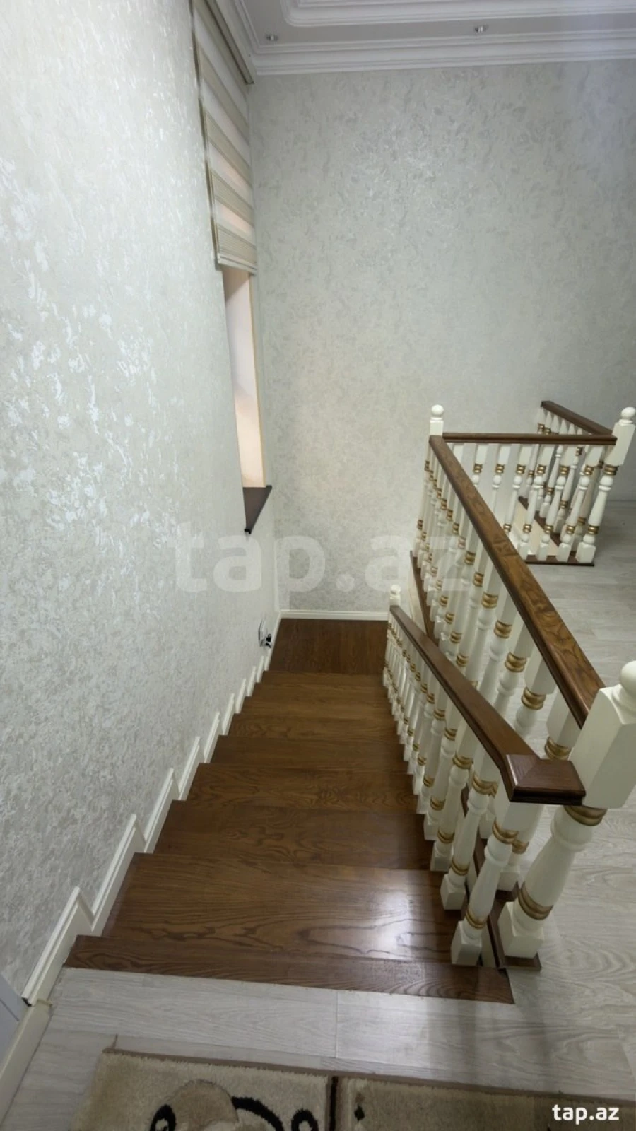 Satılır 9 otaqlı həyət evi