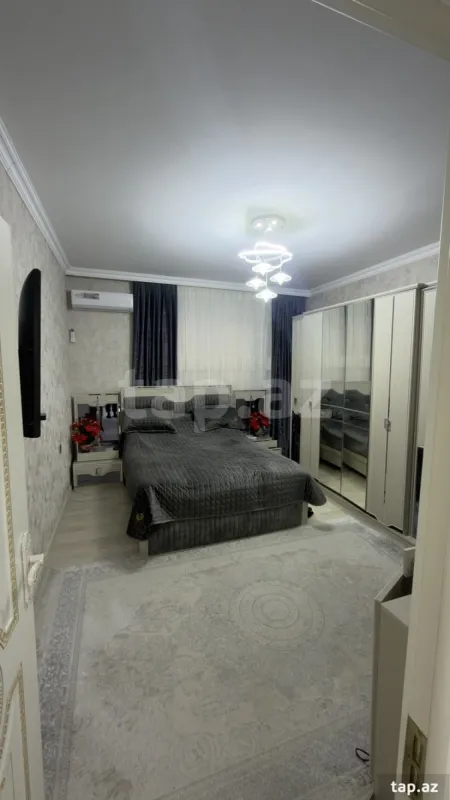 Satılır 9 otaqlı həyət evi