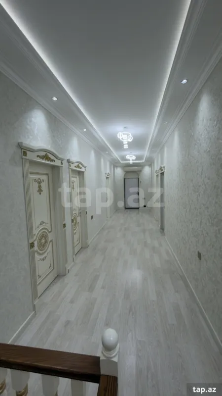 Satılır 9 otaqlı həyət evi