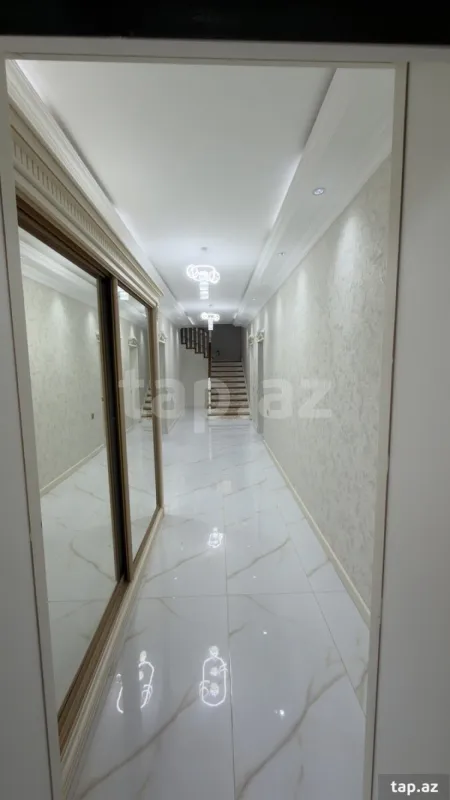 Satılır 9 otaqlı həyət evi