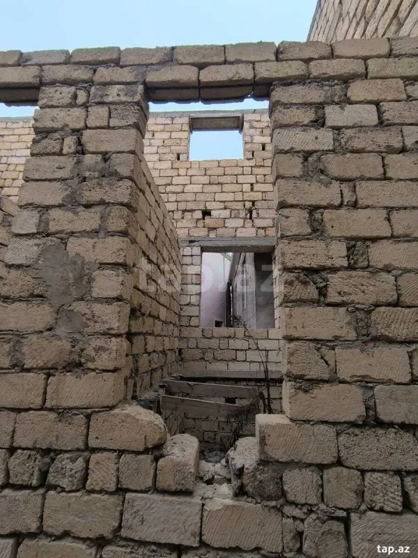 Satılır 4 otaqlı həyət evi