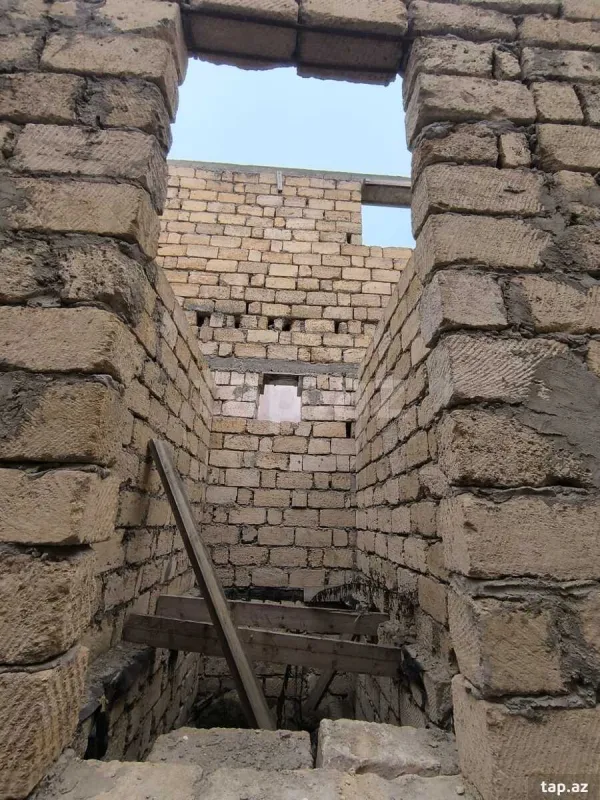 Satılır 4 otaqlı həyət evi