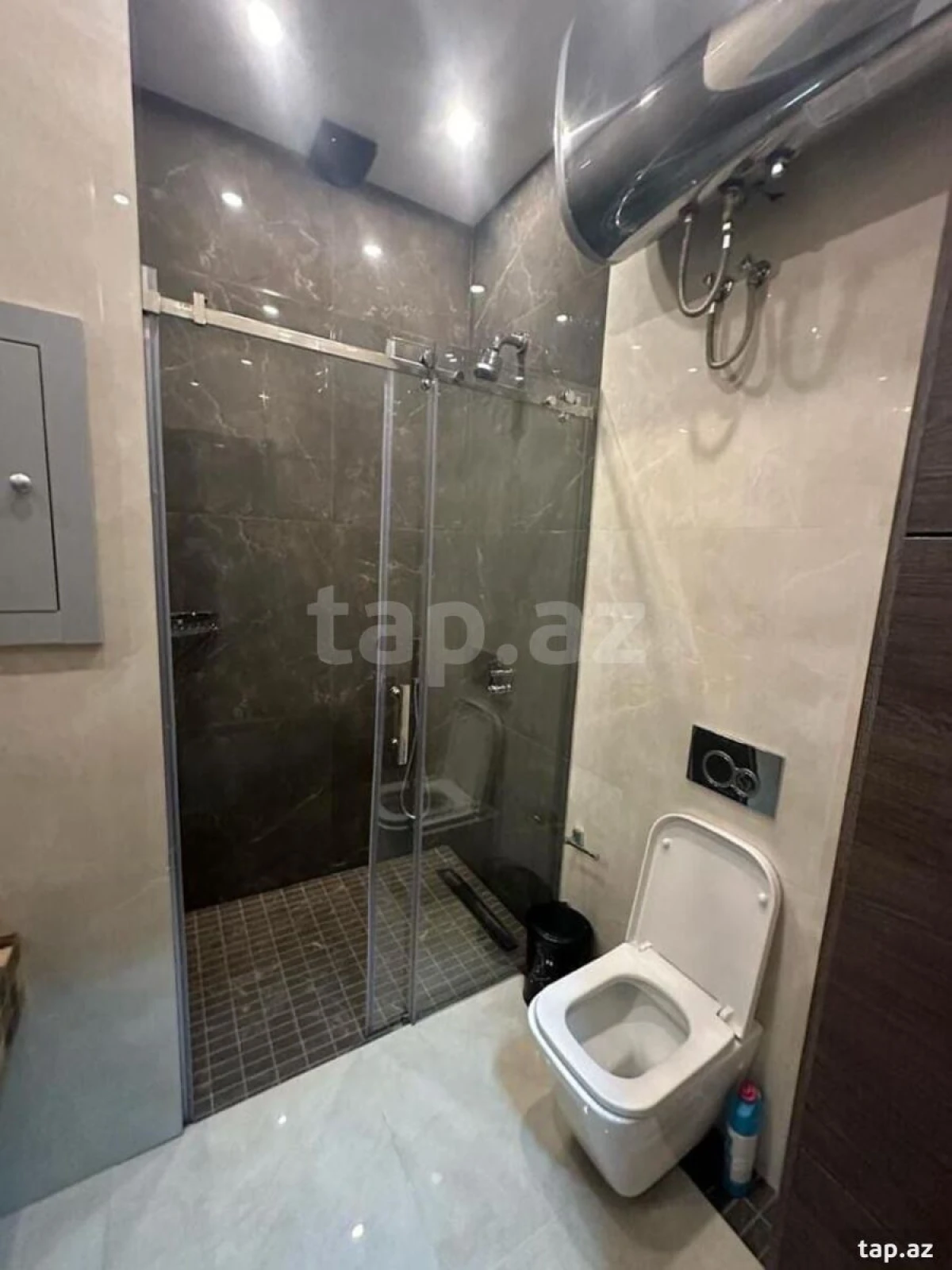 Kirayə verilir 2 otaqlı yeni tikili 70 m²