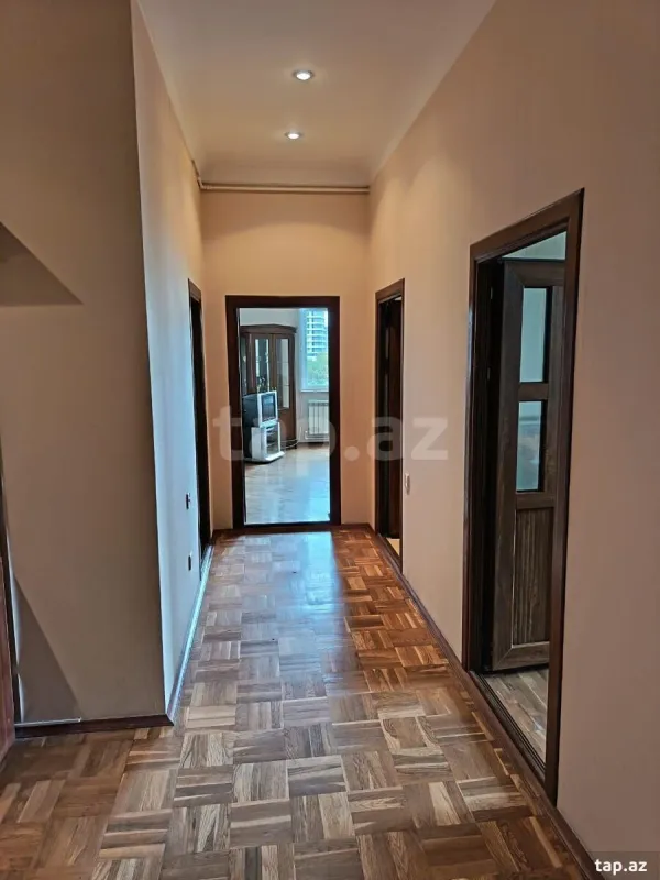 Kirayə verilir 2 otaqlı yeni tikili 80 m²